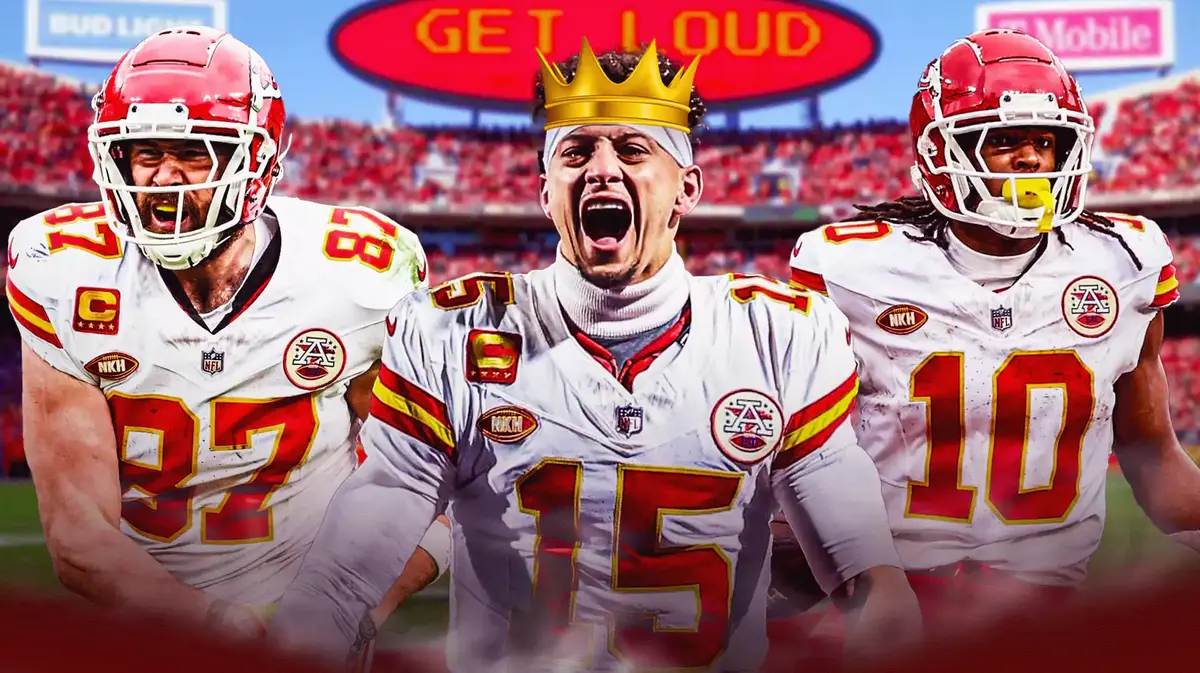Chiefs Patrick Mahomes with Travis Kelce and Isiah Pacheco before Super Bowl