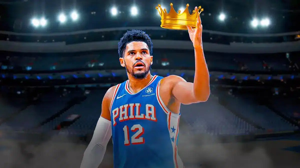Tobias Harris (76ers) holding a crown