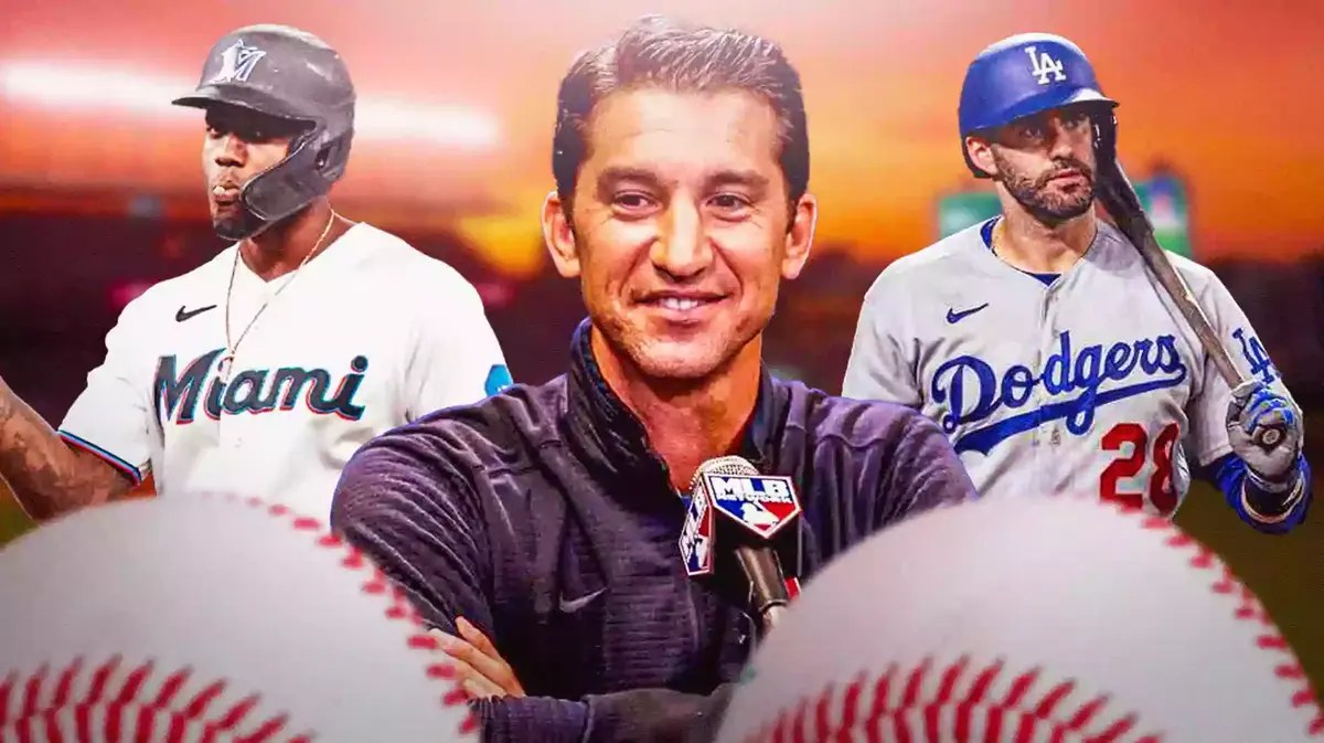 Mike Hazen between JD Martinez and Jorge Soler (Arizona Diamondbacks)