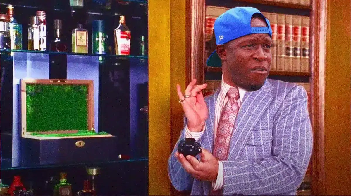 Raheem Morris (Rams defensive coordinator) as Brian Fantana