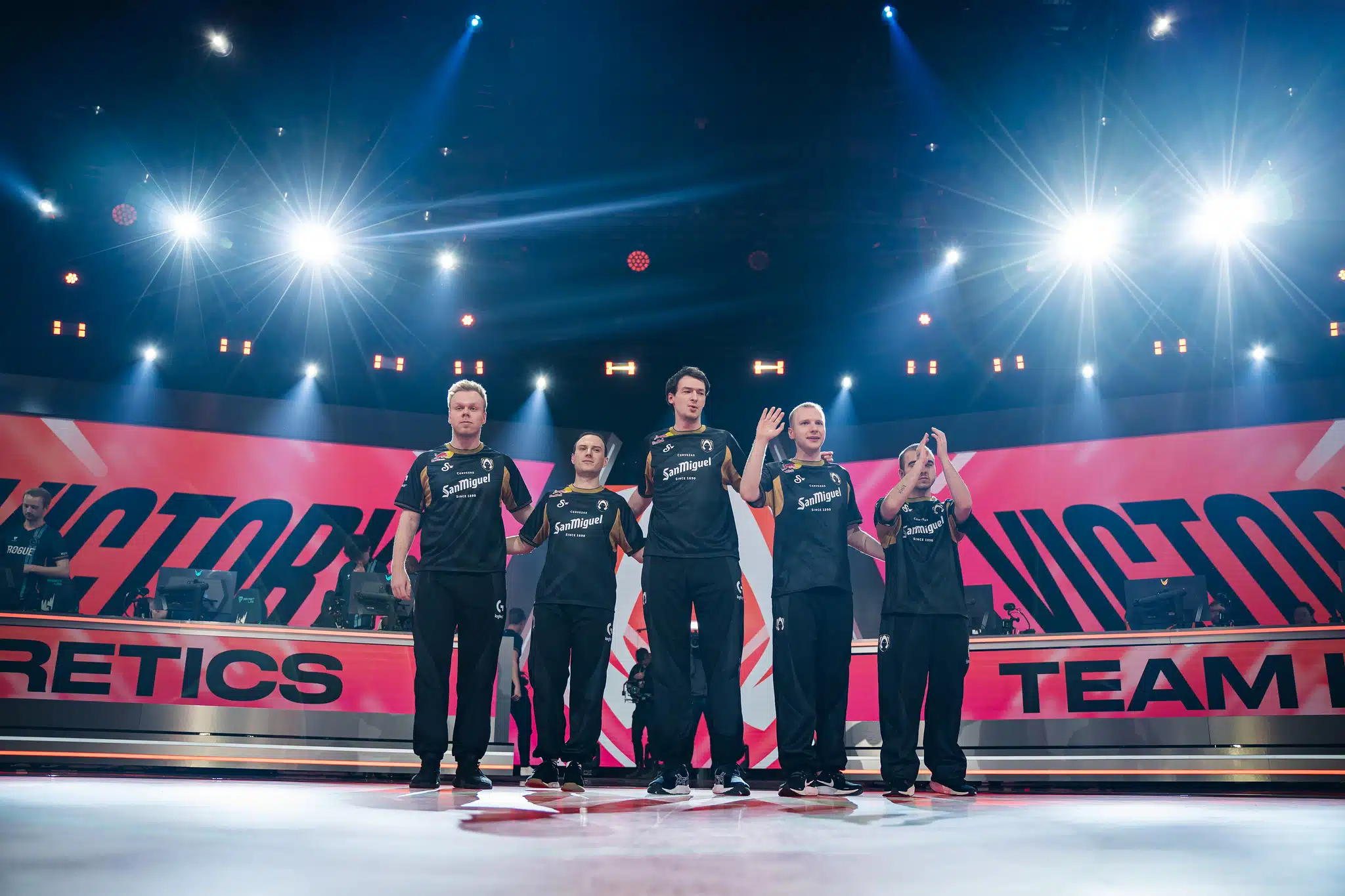 Team Heretics celebrate a win at the Riot Games Arena (Photo by Wojciech Wandzel/Riot Games)