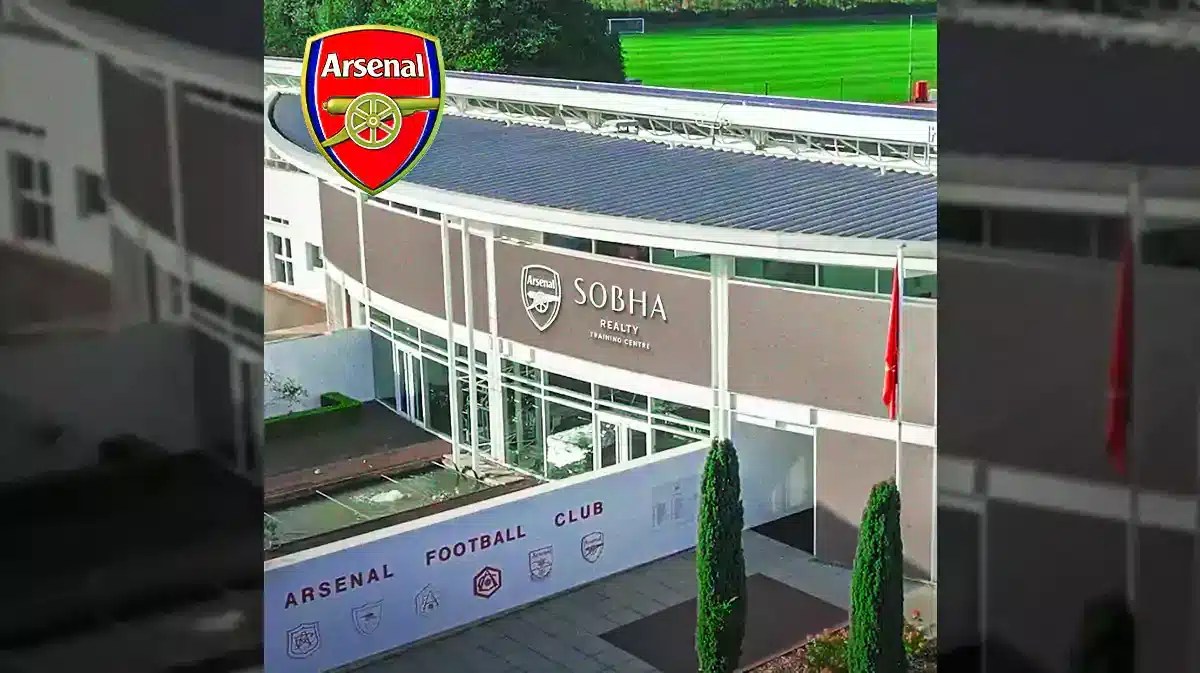 the Arsenal logo in the sky mikel arteta