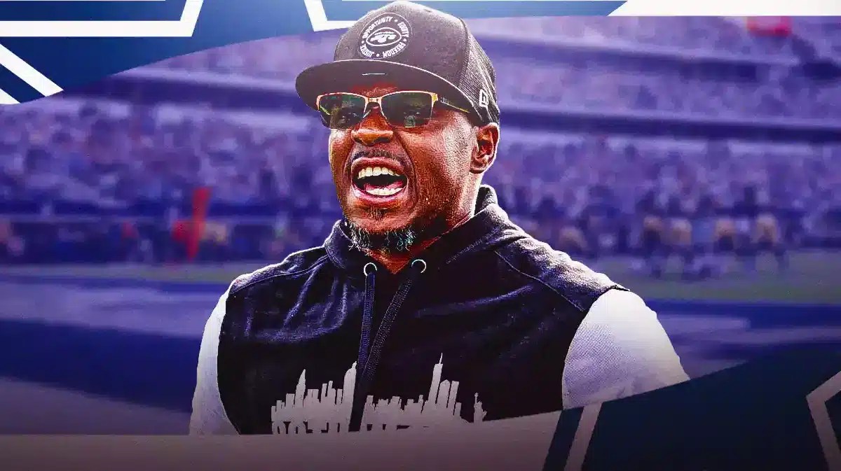 Jets' Marquand Manuel stands in front of Cowboys logo, Dallas fans observe Manuel after Dan Quinn departure