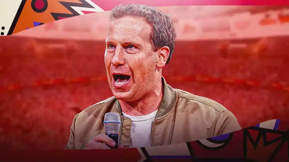 Suns' Matt Ishbia stands in front of Central Division Arizona Coyotes crowd