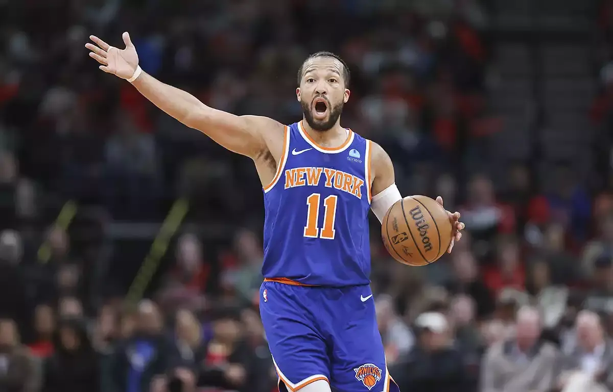 New York Knicks guard Jalen Brunson (11) controls the ball during the third quarter against the Houston Rockets at Toyota Center