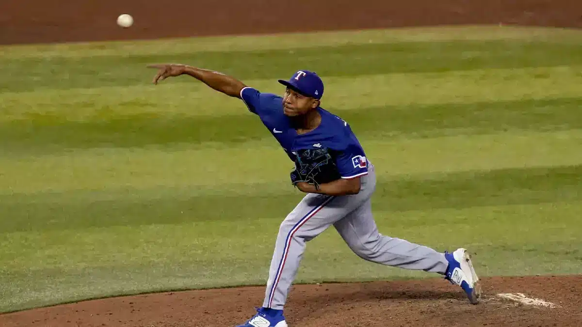 Texas Rangers relief pitcher Jose Leclerc (25) pitches in the ninth inning against the Arizona Diamondbacks in game three of the 2023 World Series at Chase Field.