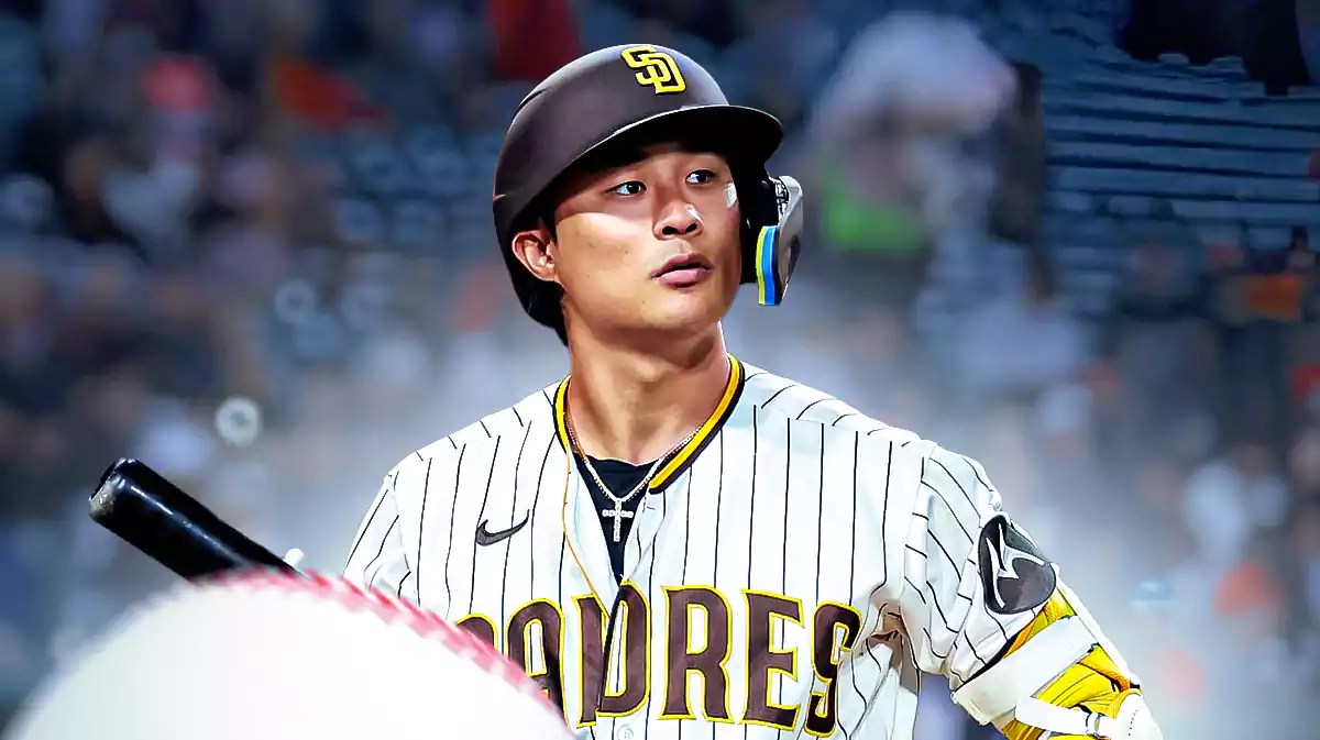 Padres, Ha-Seong Kim, Ha-Seong Kim Padres, Ha-Seong Kim trade, Padres trade, Ha-Seong Kim in Padres uni with Padres stadium in the background