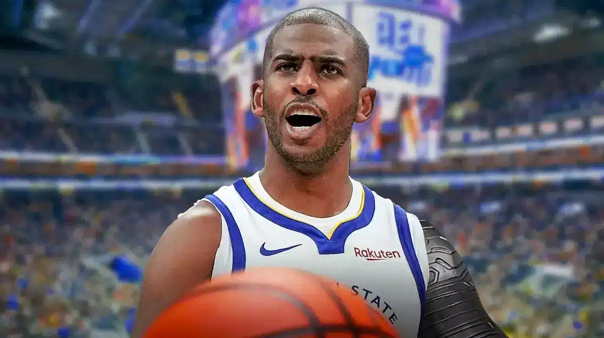 Warriors' Chris Paul hyped up with a metal left hand