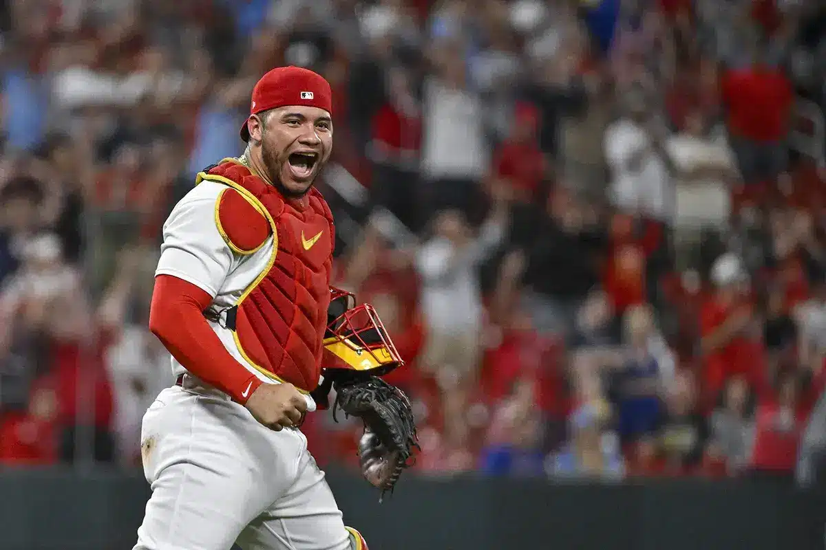 St. Louis Cardinals catcher Willson Contreras (40) reacts after the Cardinals defeated the Milwaukee Brewers and starting pitcher Adam Wainwright (not pictured) won his 200th career game in a 1-0 victory over the Brewers at Busch Stadium.