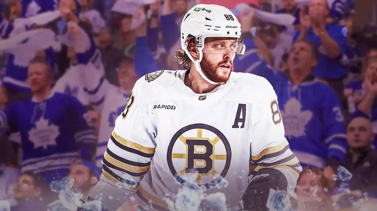 Boston Bruins david Pastrnak in front of maple leafs fans