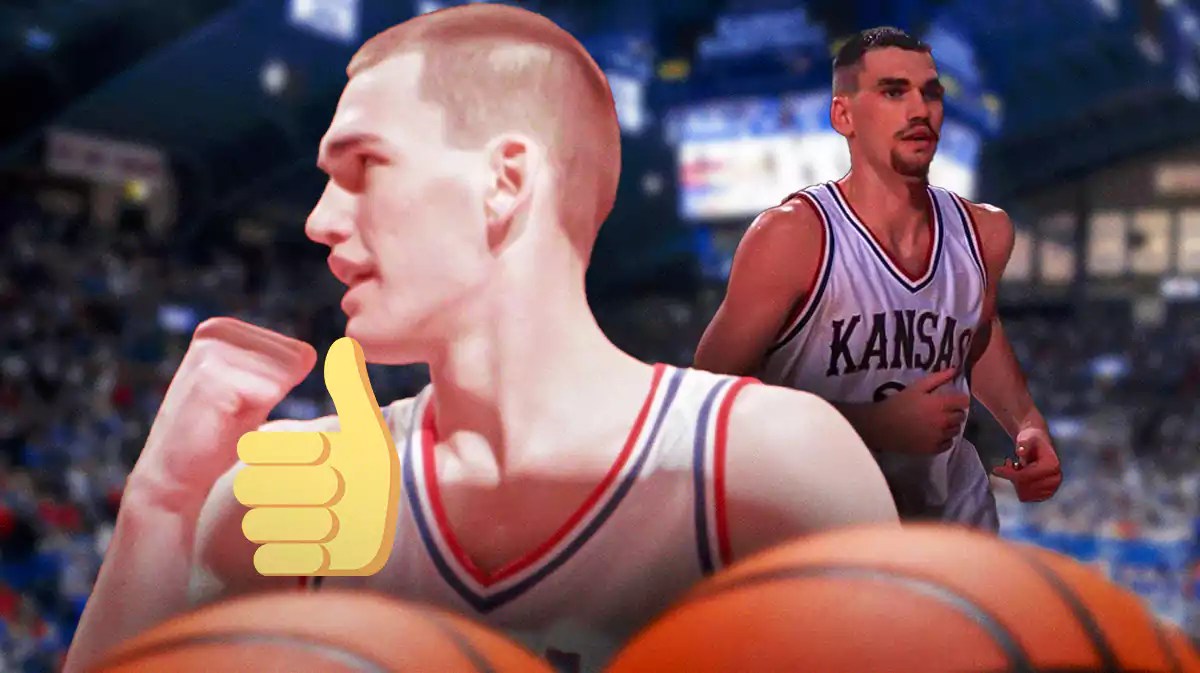Former Kansas basketball player Scot Pollard with a thumbs up.