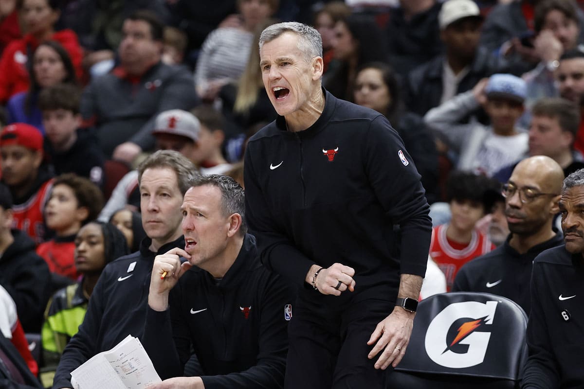 Chicago Bulls head coach Billy Donovan reacts during the second half against the Washington Wizards at United Center.