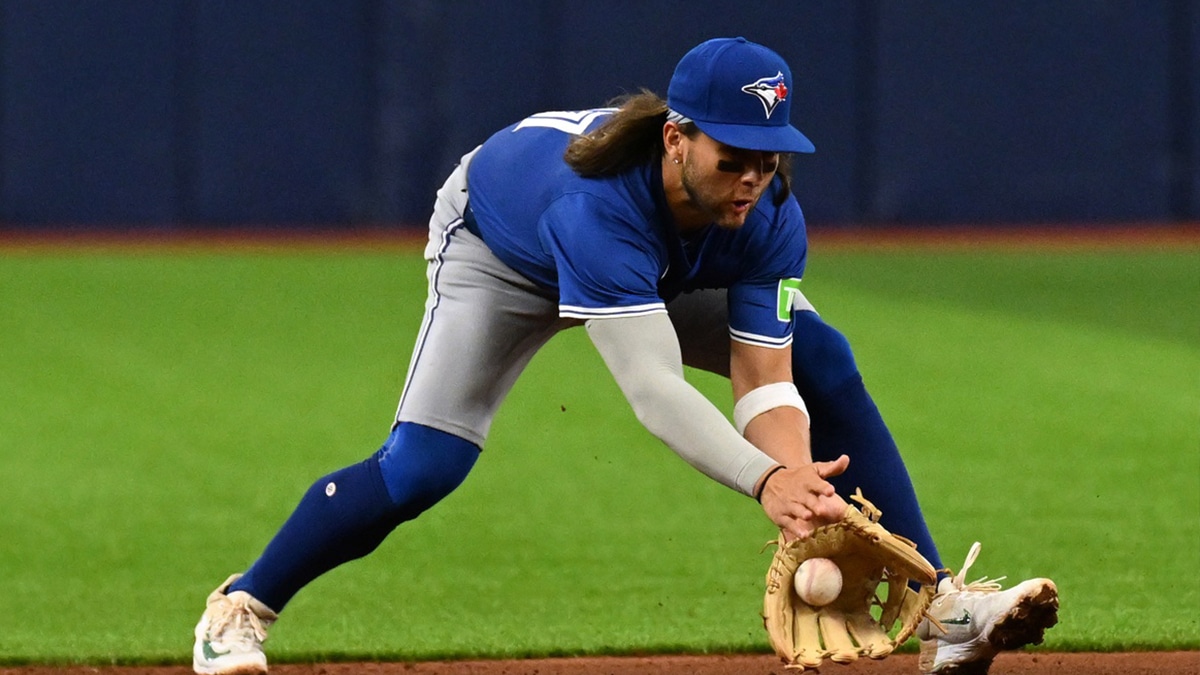 Toronto Blue Jays shortstop Bo Bichette (11) fields a ground ball in the fourth inning of the game against the Tampa Bay Rays at Tropicana Field.