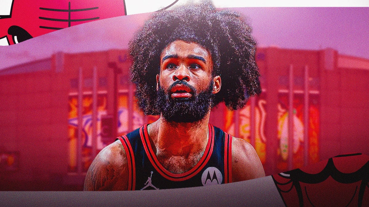 Coby White, Bulls, Billy Donovan, Coby White Bulls, Bulls Pacers, Coby White with outside of United Center in the background