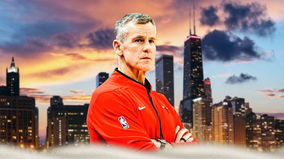 Bulls, Billy Donovan, Billy Donovan Bulls, Mavericks, Bulls Mavs, Billy Donovan with Chicago skyline in the background
