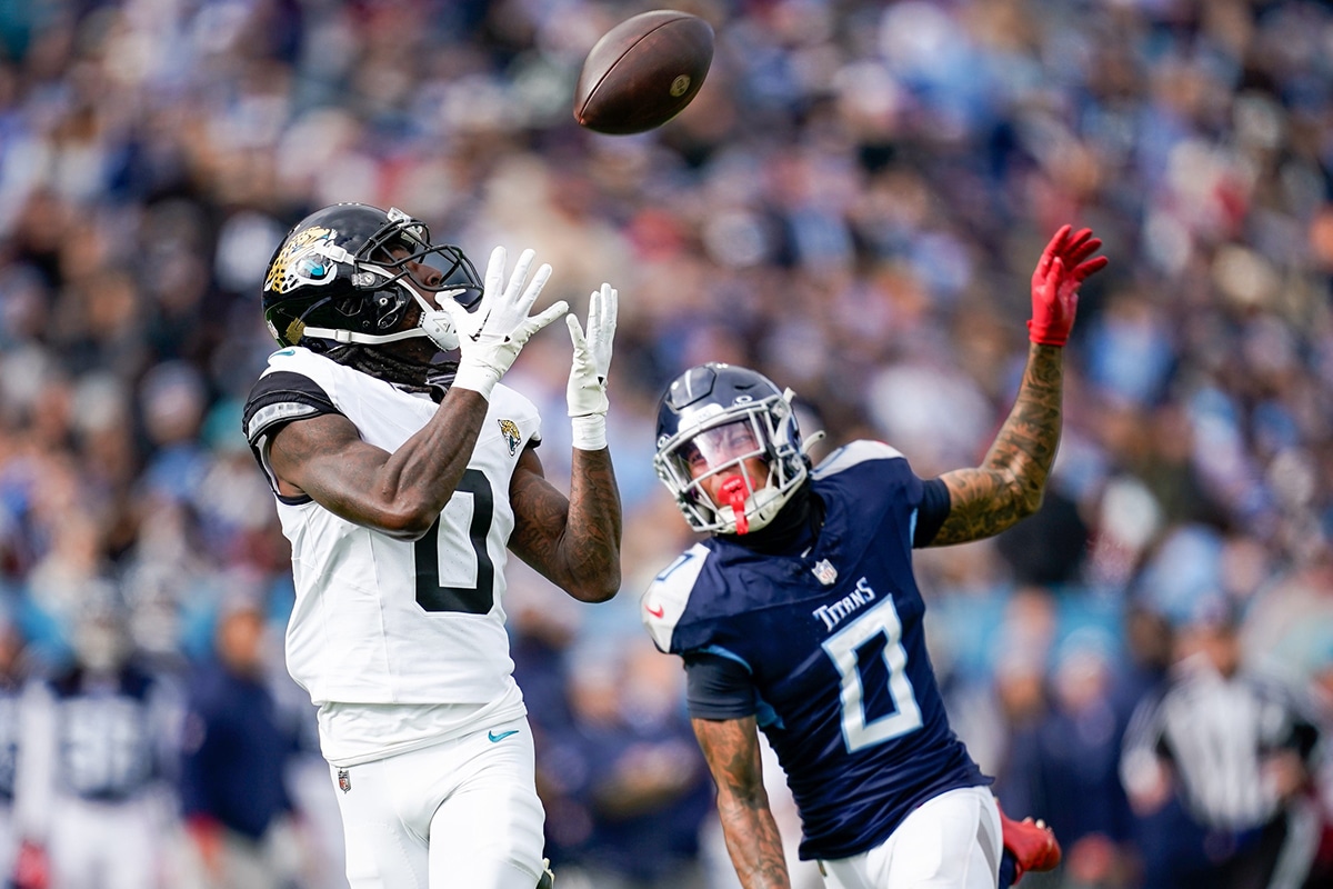 Upcoming free agent receiver Calvin Ridley catching a pass for the Jacksonville Jaguars