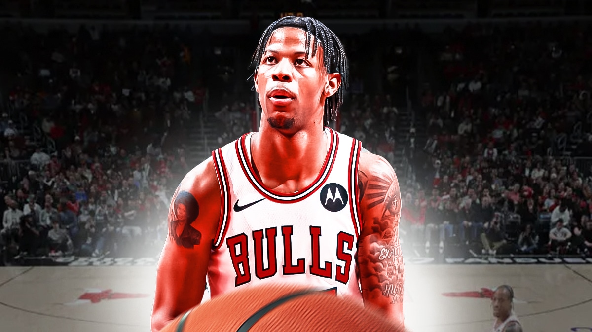 Bulls, Billy Donovan, Dalen Terry, Billy Donovan Bulls, Dalen Terry, Dalen Terry in Bulls uni with Bulls arena in the background