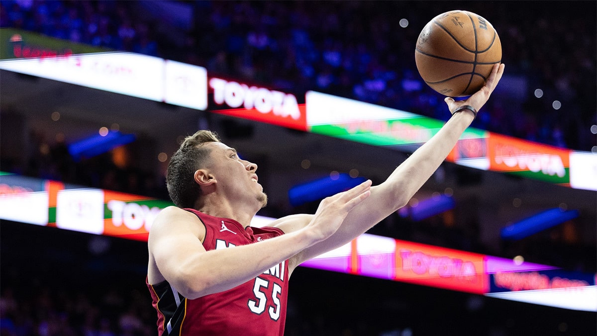 Miami Heat forward Duncan Robinson (55) drives for a shot against the Philadelphia 76ers during the third quarter at Wells Fargo Center. 