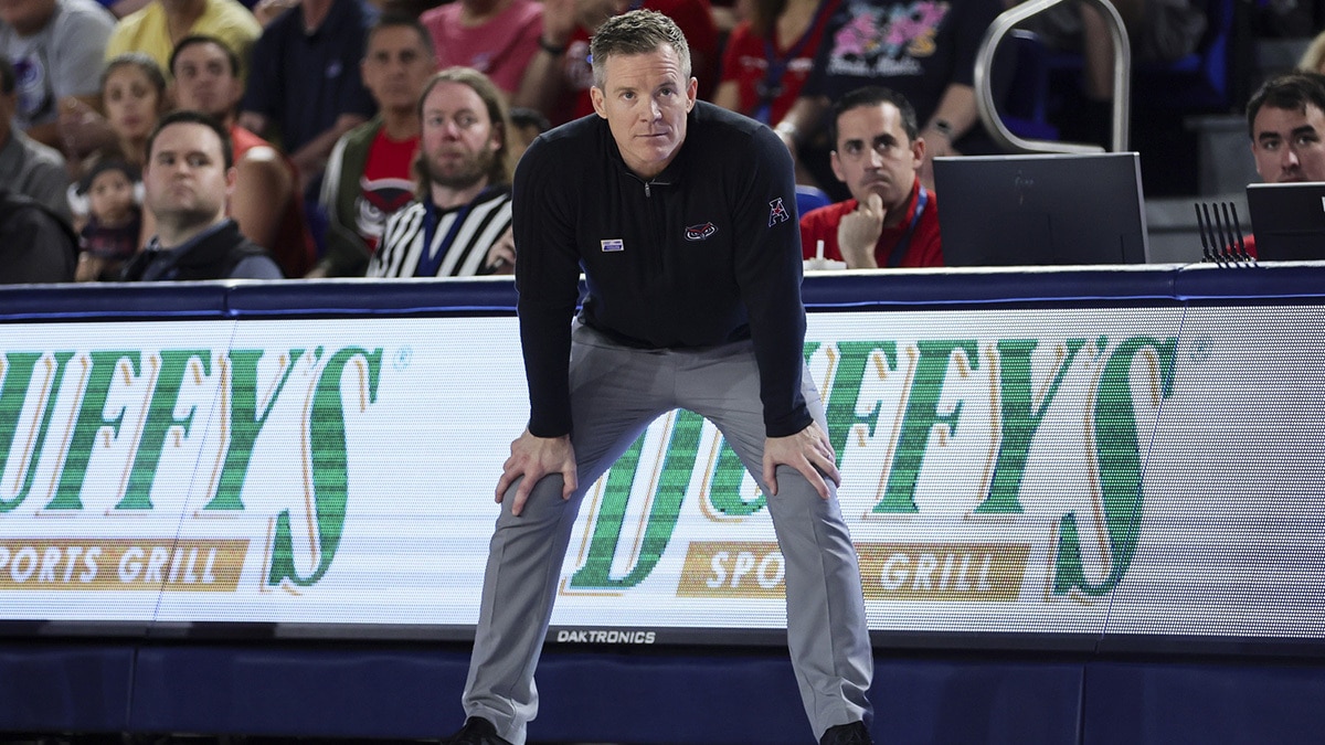 Florida Atlantic Owls head coach Dusty May looks on from the sideline against the North Texas Mean Green during the first half at Eleanor R. Baldwin Arena.
