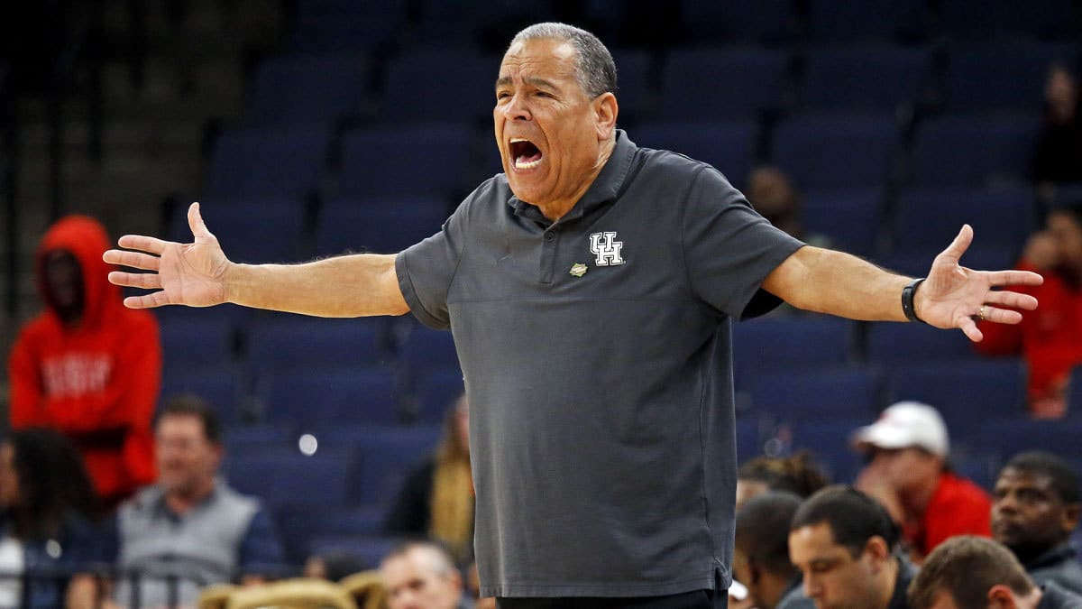 Houston Cougars head coach Kelvin Sampson reacts during the second half of the game against the Longwood Lancers in the first round of the 2024 NCAA Tournament at FedExForum.