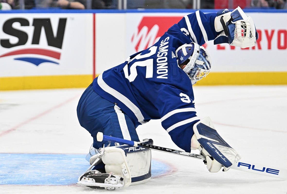 Toronto Maple Leafs goalie Ilya Samsonov (35) makes a glove save against the Edmonton Oilers in the second period at Scotiabank Arena.