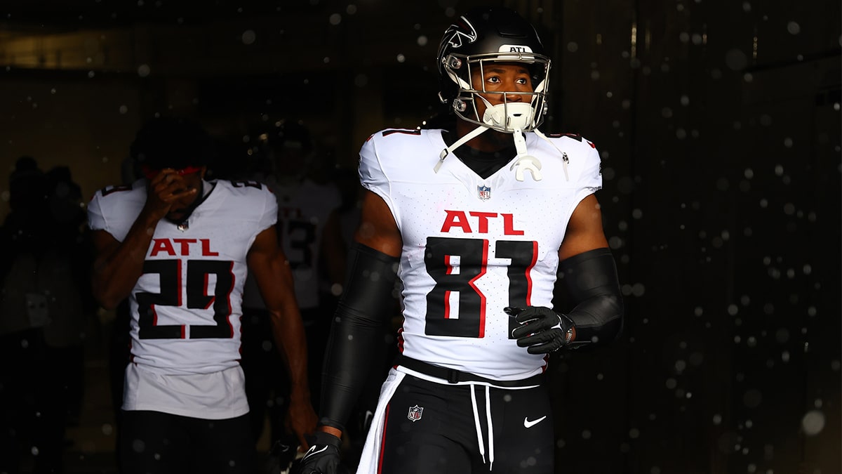 Jonnu Smith with the Falcons