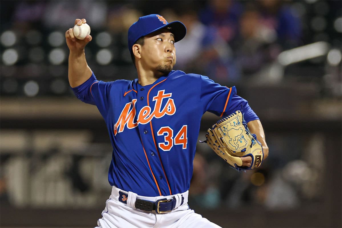 New York Mets starting pitcher Kodai Senga (34) delivers a pitch during the first inning against the Miami Marlins at Citi Field.