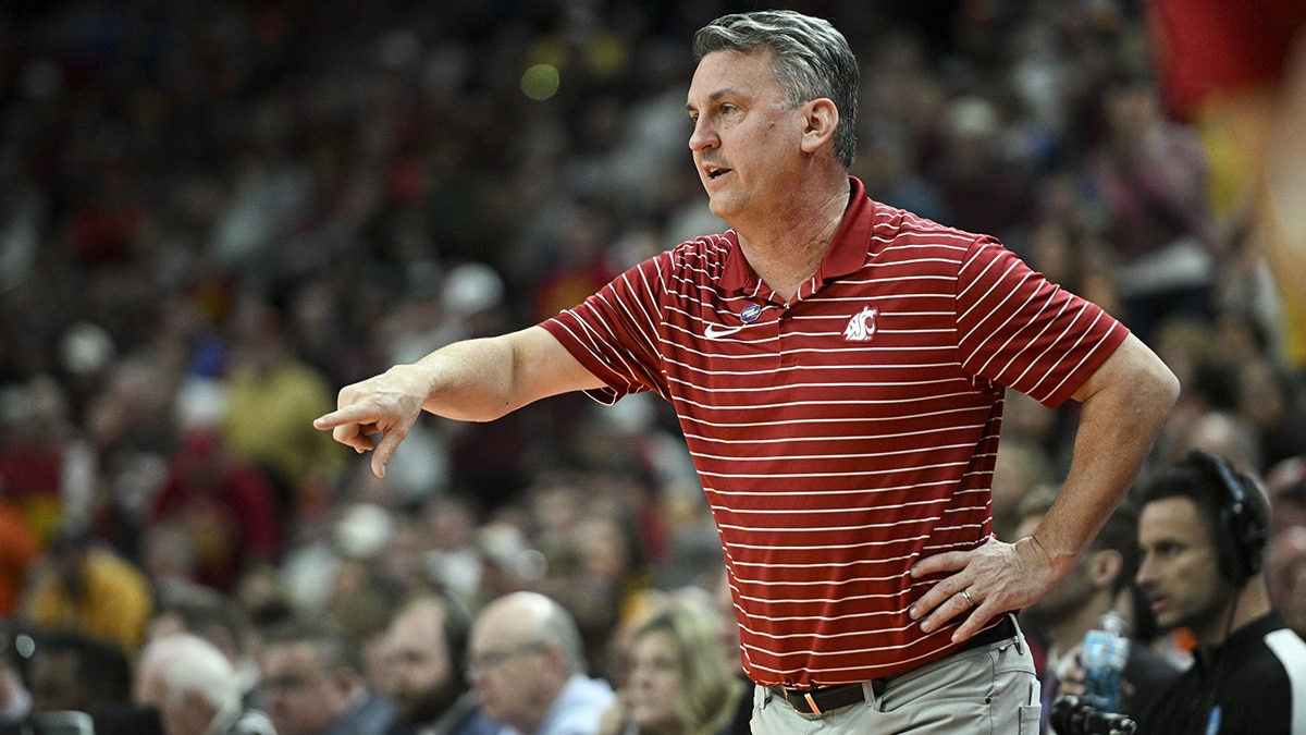 Mar 23, 2024; Omaha, NE, USA; Washington State Cougars head coach Kyle Smith gestures during the second half against the Iowa State Cyclones in the second round of the 2024 NCAA Tournament at CHI Health Center Omaha. 
