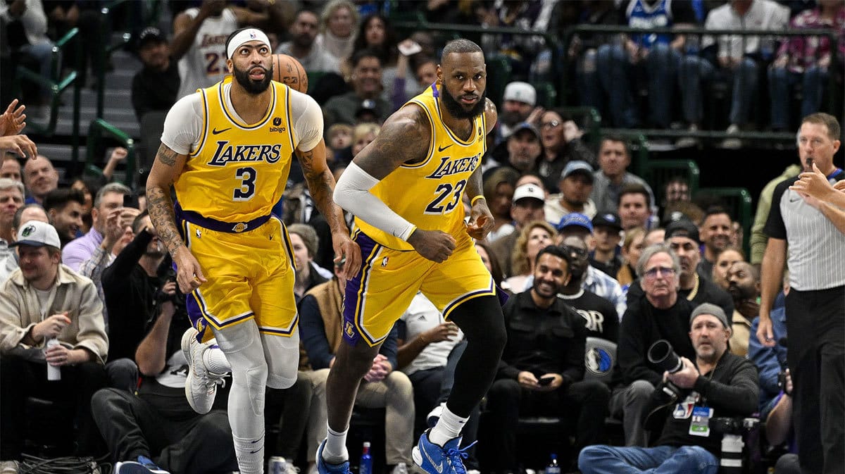 Los Angeles Lakers forward Anthony Davis (3) and forward LeBron James (23) in action during the game between the Dallas Mavericks and the Los Angeles Lakers at the American Airlines Center.
