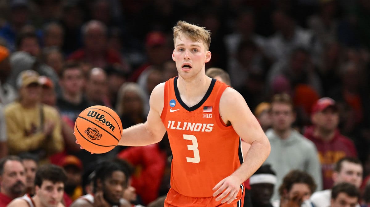  Illinois Fighting Illini forward Marcus Domask (3) dribbles the ball against the Iowa State Cyclones in the semifinals of the East Regional of the 2024 NCAA Tournament at TD Garden