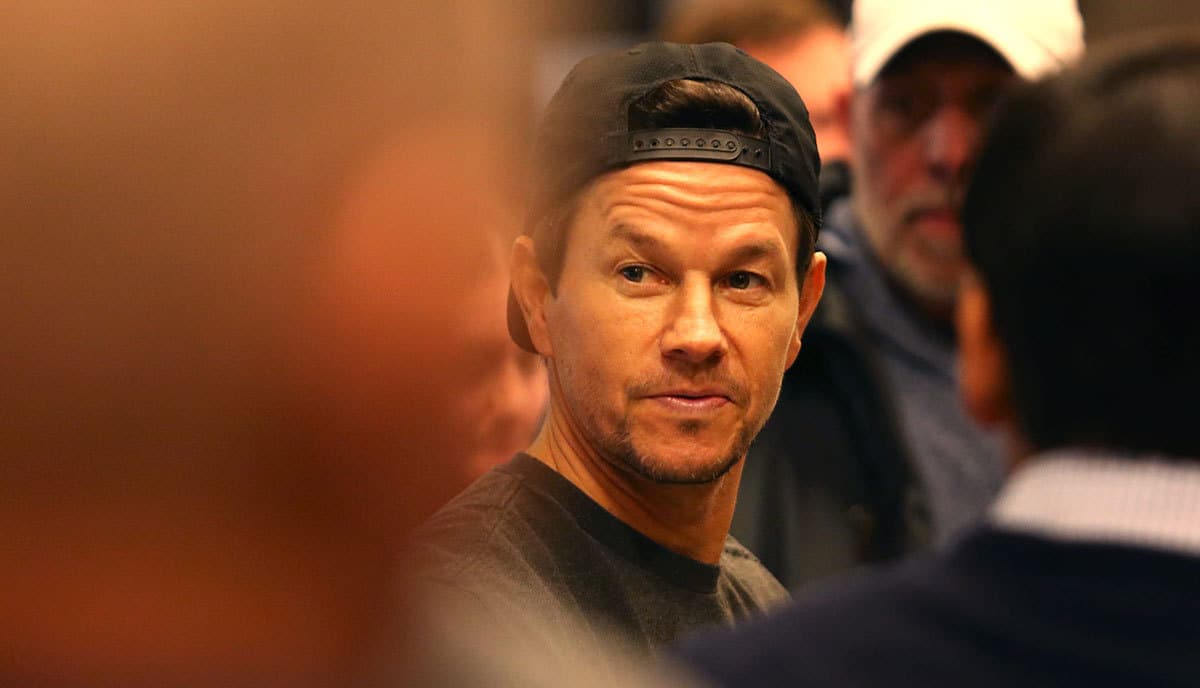 Mark Wahlberg at Flecha Azul Tequila bottle signing. Photo credit: Scott Utterback/Courier Journal/USA Today.