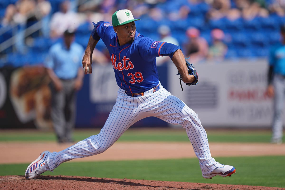 New York Mets relief pitcher Edwin Diaz (39) pitches in the seventh inning against the Miami Marlins at Clover Park