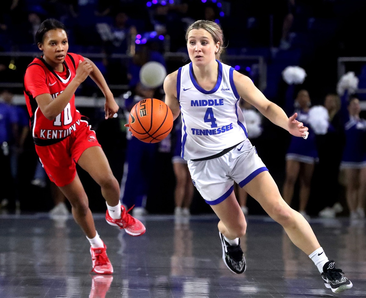 Middle Tennessee guard Savannah Wheeler (4) brings the ball down the court as Western guard Acacia Hayes (10) tries to catch up