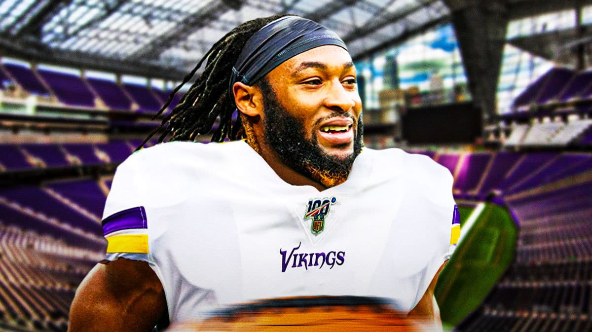 Aaron Jones in a Vikings uniform