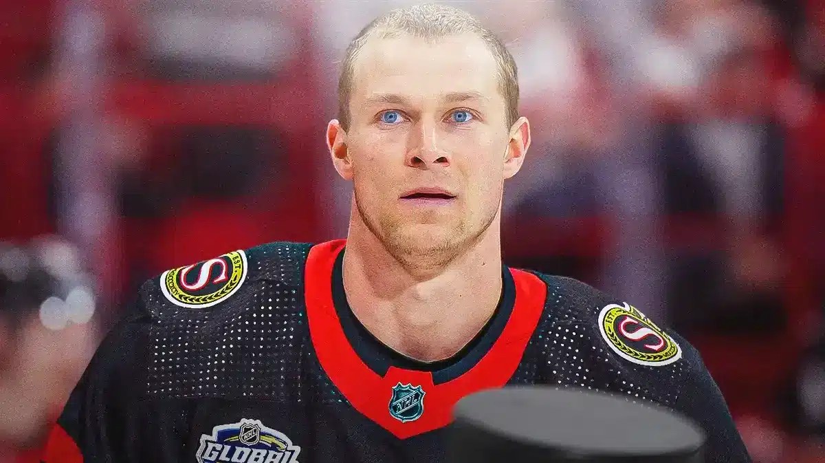 Photo: Jakob Chychrun in Senators jersey in action