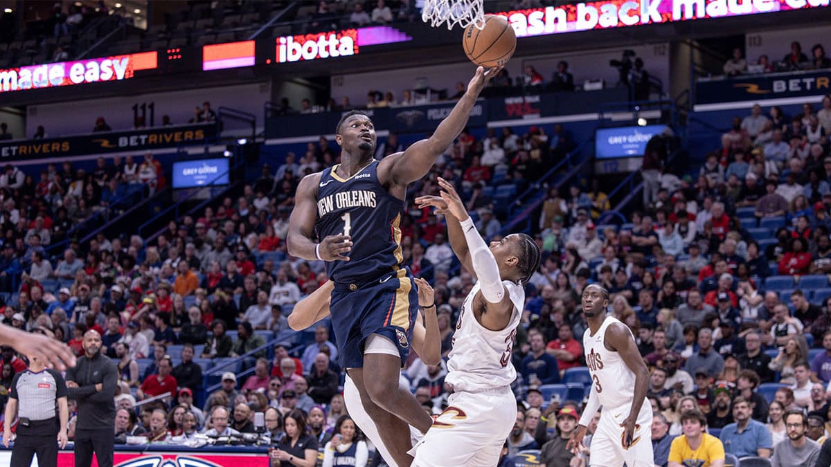  New Orleans Pelicans forward Zion Williamson (1) goes to the basket during the second half against the Cleveland Cavaliers at Smoothie King Center