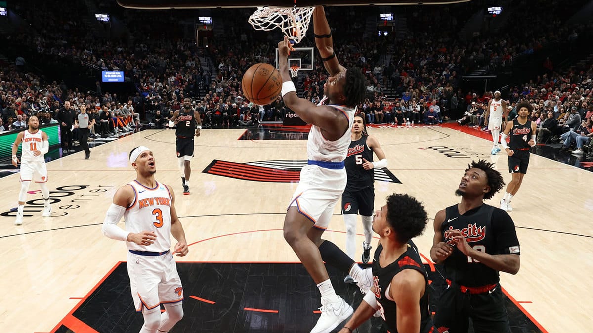  New York Knicks forward OG Anunoby (8) dunks the ball over the Portland Trail Blazers at Moda Center
