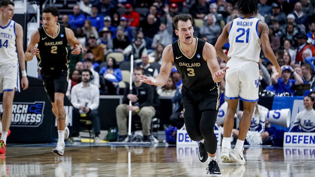 Oakland Golden Grizzlies guard Jack Gohlke (3) reacts to a play during the second half in the first round of the 2024 NCAA Tournament 