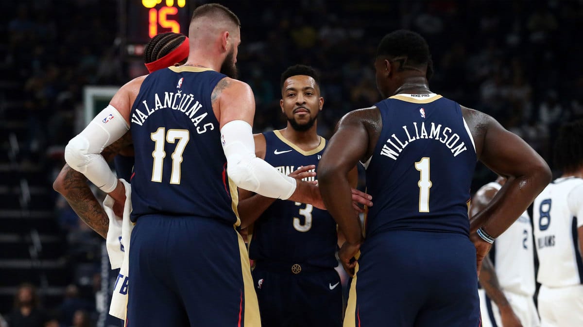 New Orleans Pelicans guard CJ McCollum (3) huddles with his team during a timeout during the first half against the Memphis Grizzlies at FedExForum.
