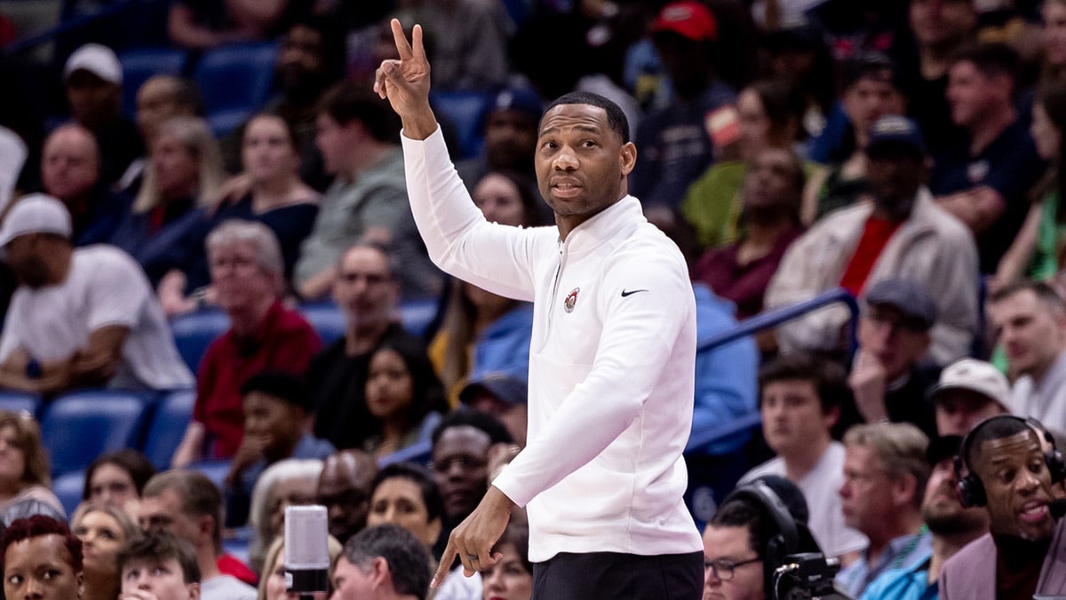 New Orleans head coach Willie Green gives direction from the bench against the Portland Trail Blazers during the first half at Smoothie King Center.