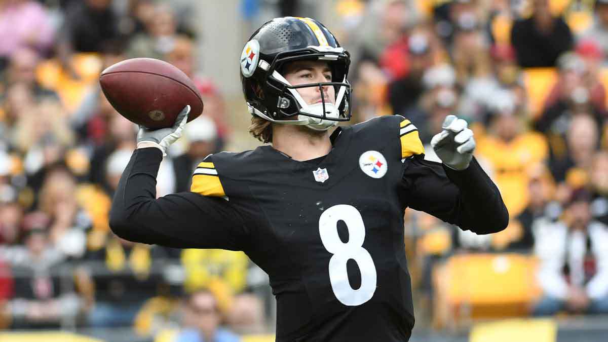Pittsburgh Steelers quarterback Kenny Pickett (8) passes the ball against the Arizona Cardinals during the second quarter at Acrisure Stadium
