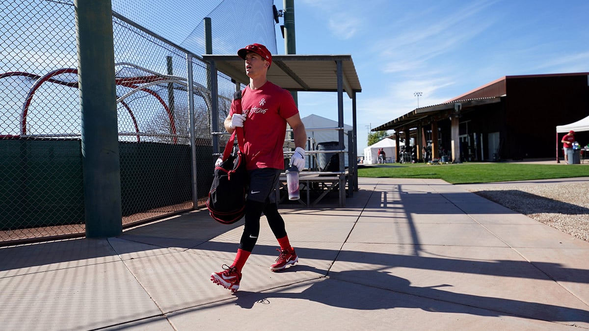 Cincinnati Reds shortstop Matt McLain (9) walks to take live batting practice during spring training workouts, Thursday, Feb. 15, 2024, at the team s spring training facility in Goodyear, Ariz