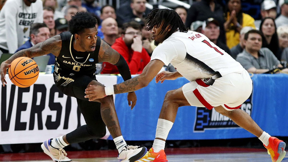 Rocket Watts of the Golden Grizzlies.