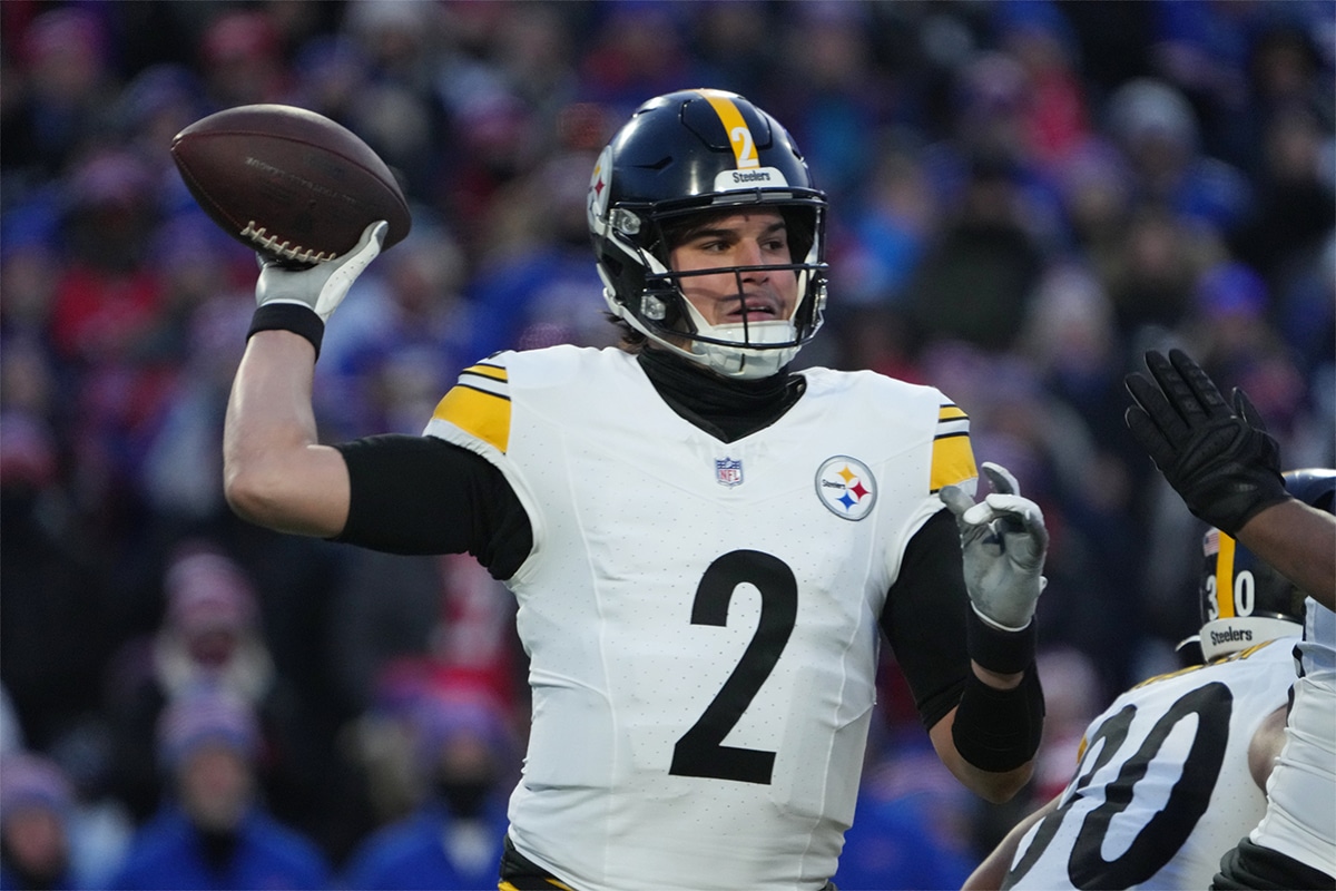 Pittsburgh Steelers quarterback Mason Rudolph (2) throws the ball in the first half against the Buffalo Bills in a 2024 AFC wild card game at Highmark Stadium.