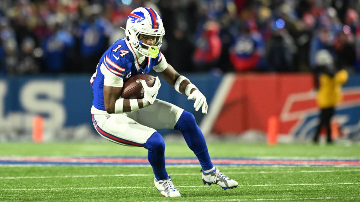 Buffalo Bills wide receiver Stefon Diggs (14) runs the ball in the second half against the Pittsburgh Steelers in a 2024 AFC wild card game at Highmark Stadium