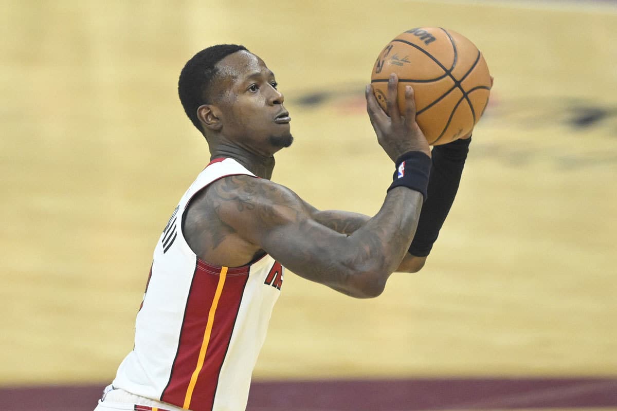  Miami Heat guard Terry Rozier (2) shoots in the first quarter against the Cleveland Cavaliers at Rocket Mortgage Field House.