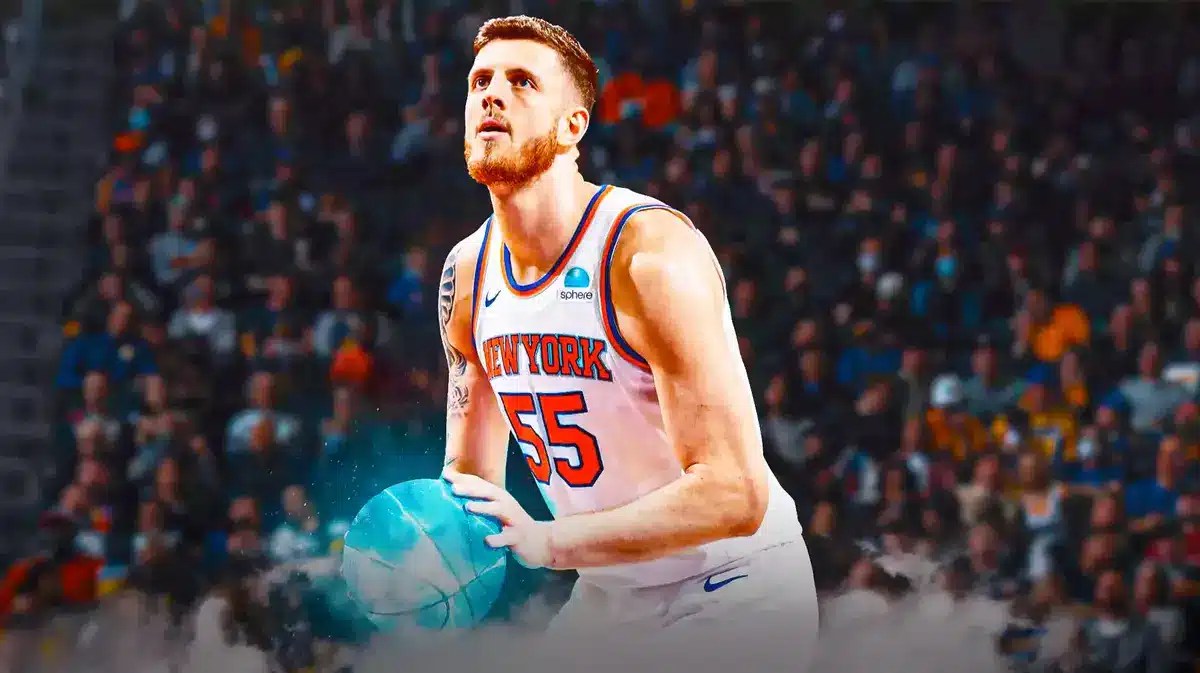 Isaiah Hartenstein (Knicks) shooting a ball that has freezing cold effect