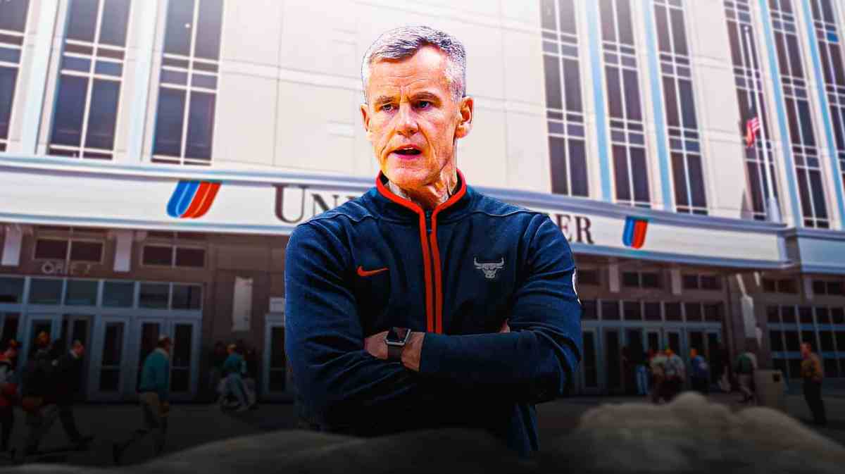 Bulls, Billy Donovan, Billy Donovan Bulls, Bulls standings, Bulls playoffs, Billy Donovan with outside of United Center in the background