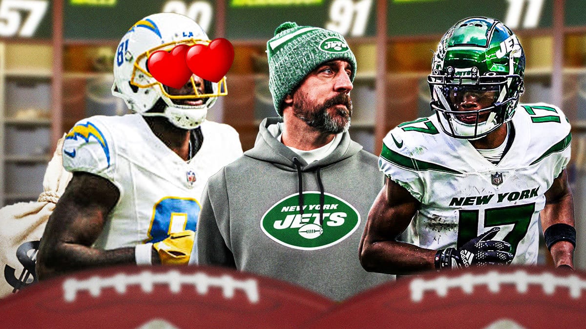 Mike Williams looking at Jets stars Garrett Wilson and Aaron Rodgers.