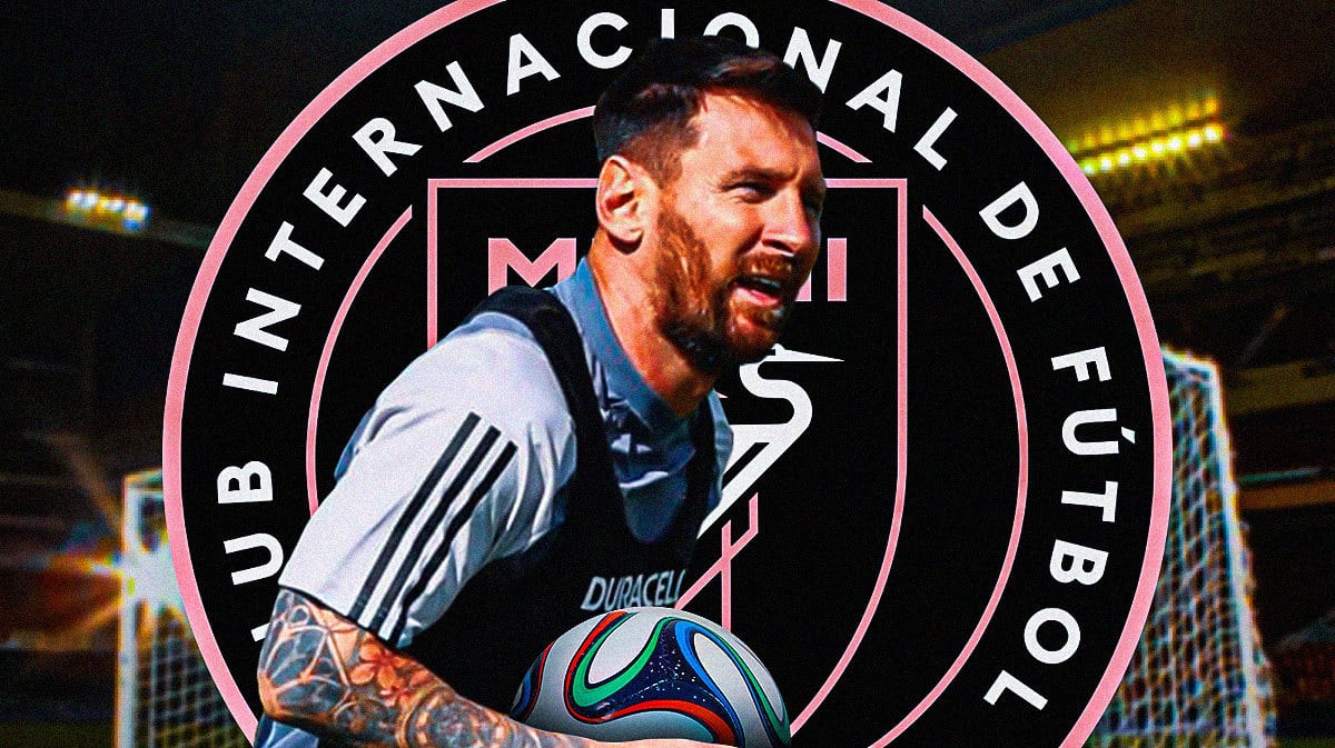Lionel Messi in training in front of the Inter Miami logo